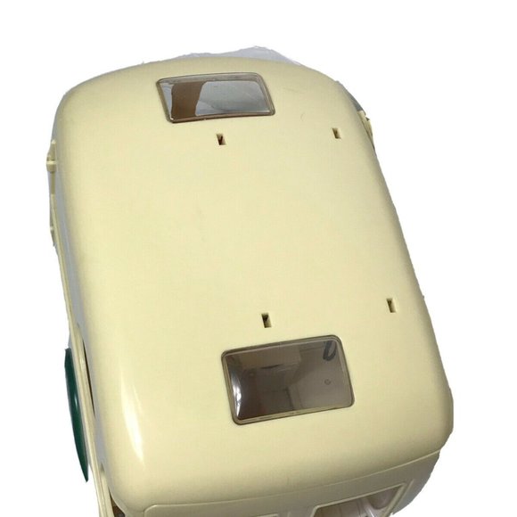 Calico Critters Caravan Family Camper 2018 Cream Green Model #CC2134 - Picture 7 of 14